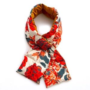 American Eagle Puffer Scarf NWT